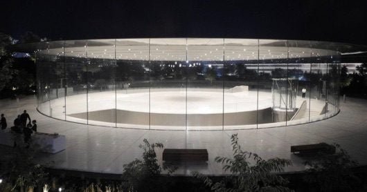 Cosa è accaduto all'ultima assemblea degli azionisti di Apple 1 steve jobs theater