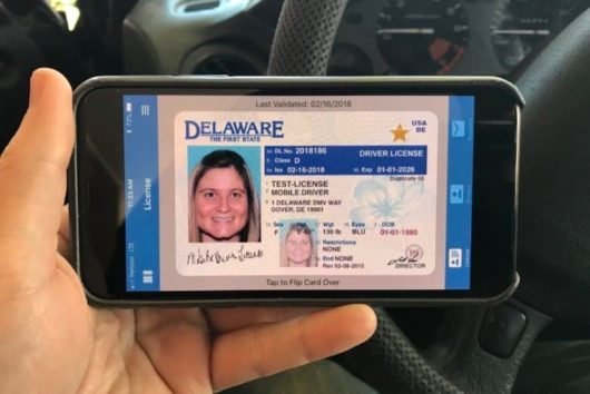 Negli USA parte la sperimentazione della patente nell'iPhone 1 iPhone Delaware patente