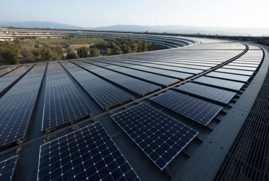 Apple ce l'ha fatta: ora è al 100% ecosostenibile 1 pannelli Apple Park