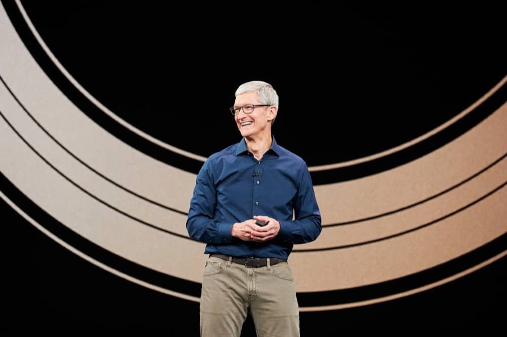 Quanto è stato pagato Tim Cook nel 2021 1 Tim Cook
