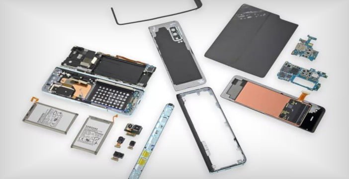 iFixIt ha smontato il Galaxy Fold di Samsung per scoprire quanto è delicato (aggiornato) 1 Galaxy Fold