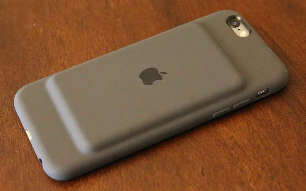Jonathan Ive se n’è andato 4 anni fa 4 Smart Battery Case