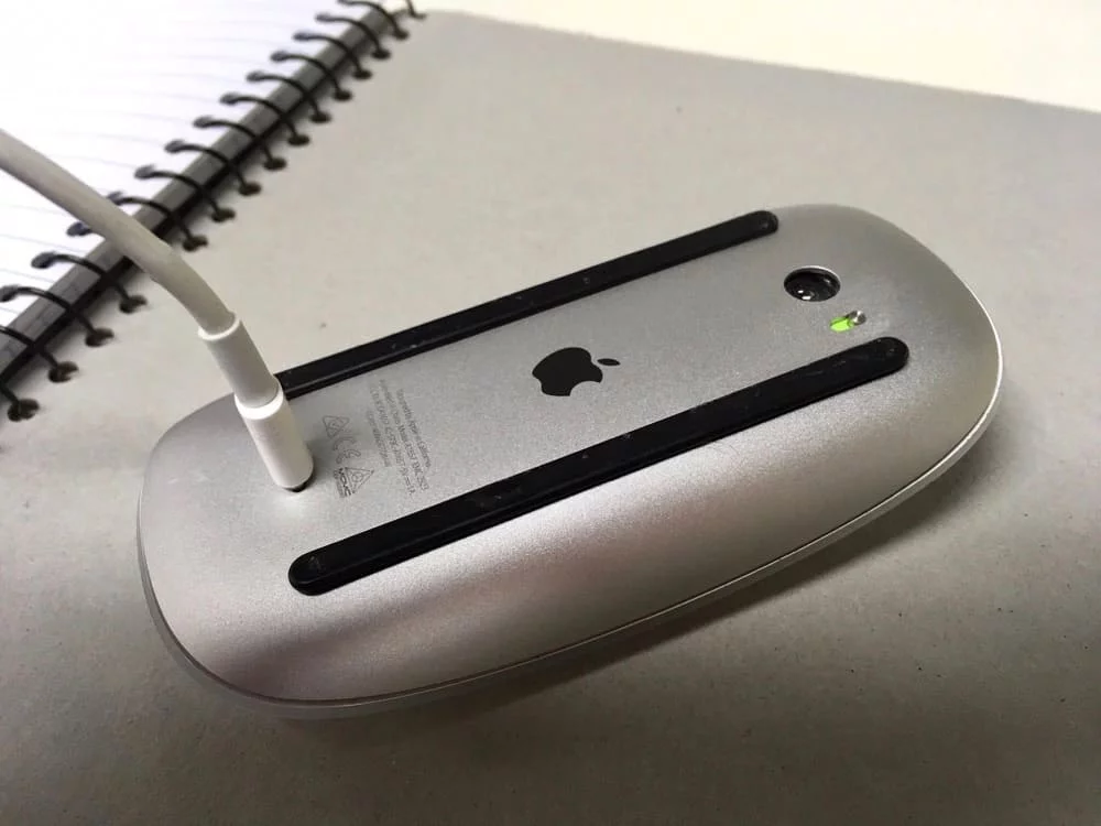 Jonathan Ive se n’è andato 4 anni fa 2 ricarica Magic Mouse