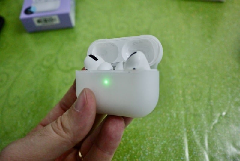 AirPods
