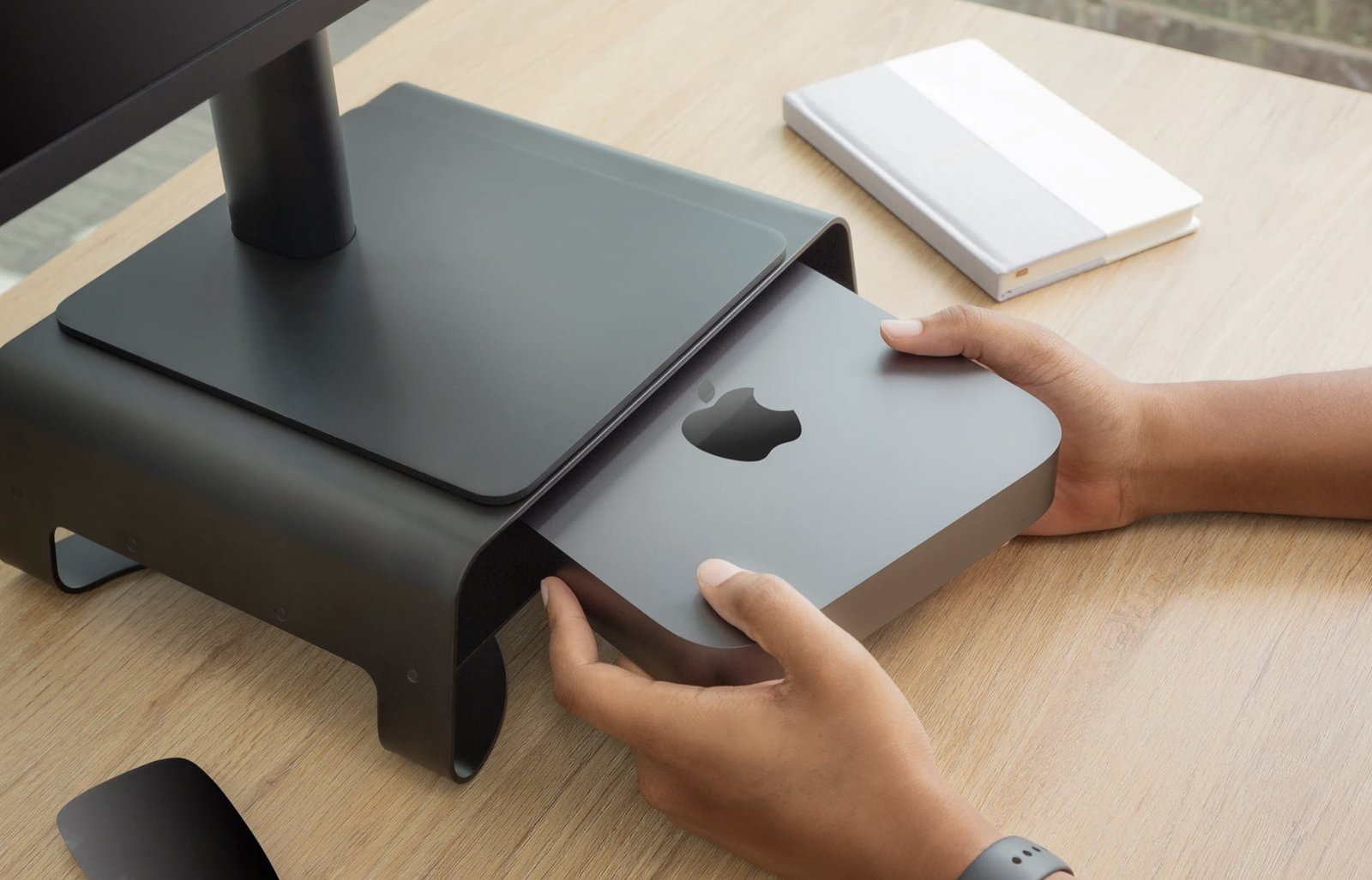 Curve Riser, lo stand di TwelveSouth per usare il Mac mini e schermo con ordine 1 Curve Riser di TwelveSouth per usare con più ordine il Mac mini