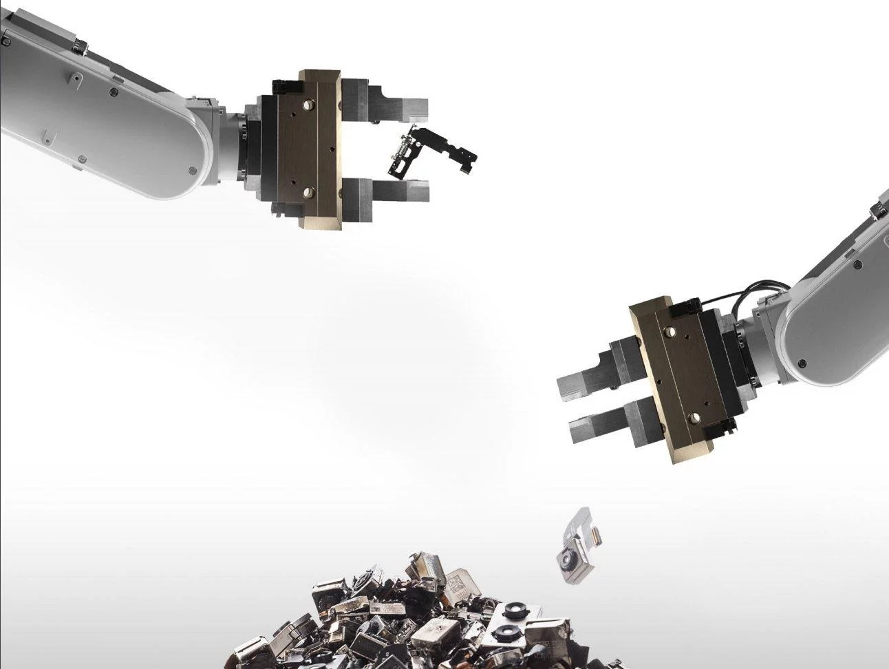 L’azienda che doveva riciclare gli iPhone di Apple se li rivendeva 1 Il robot Daisy di Apple che smonta gli iPhone da riciclare
