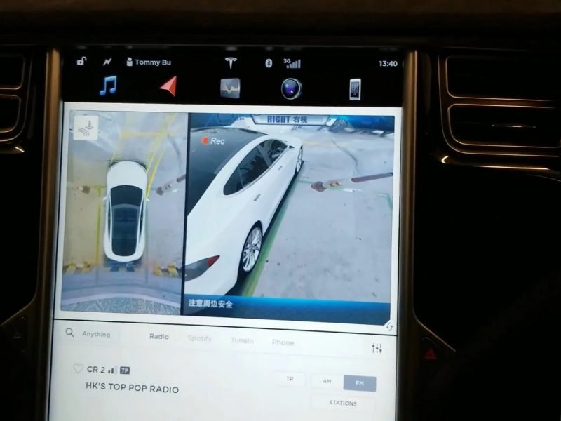 Tesla introdurrà la visuale dall’alto per parcheggiare 4 parcheggio volo duccello