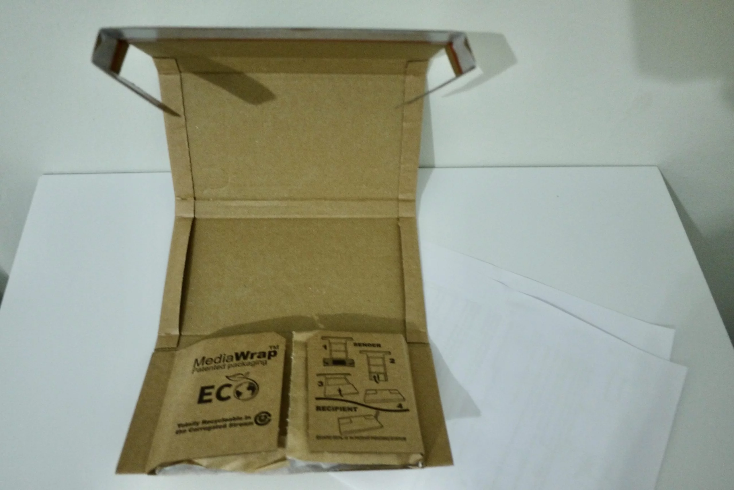 La confezione imbottita che serve ad inviare l’iPhone da dare in permuta