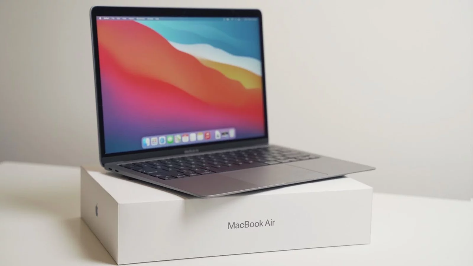Le recensioni sui MacBook Air e Pro con chip M1: perfetti eccetto per un elemento 1 Un MacBook Air con processore M1