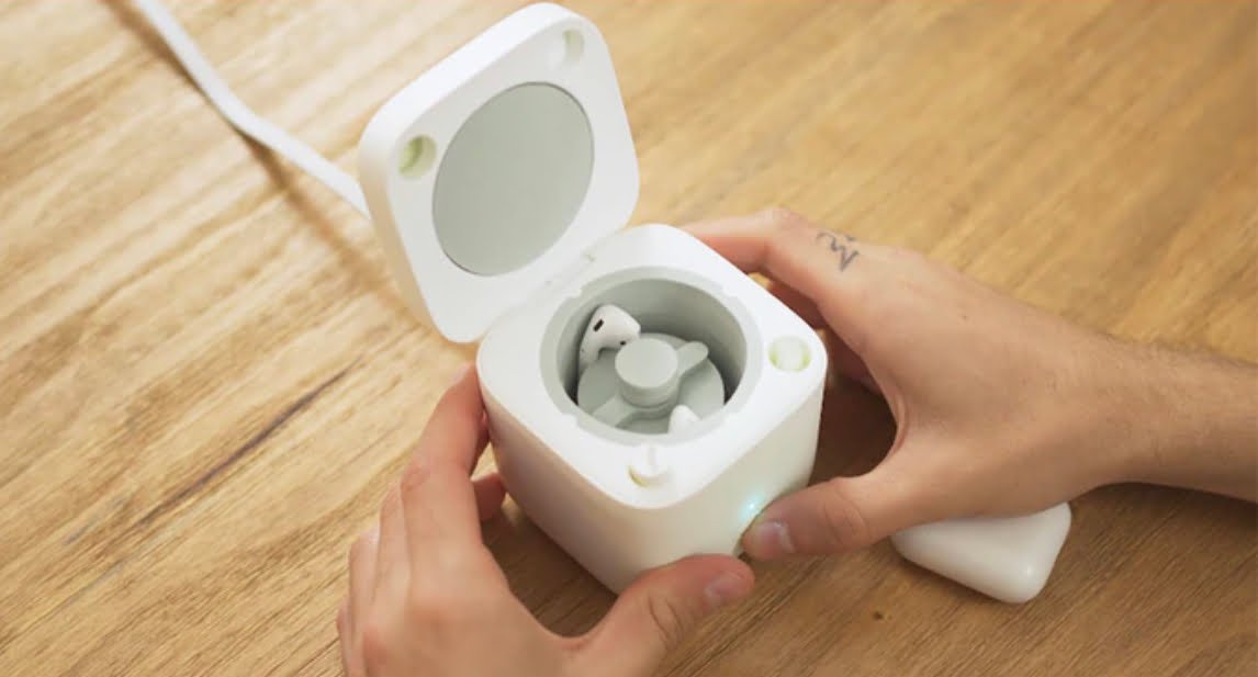 Cardlax, la lavatrice per AirPods 1 Cardlax è una lavatrice che pulisce le AirPods e altri auricolari