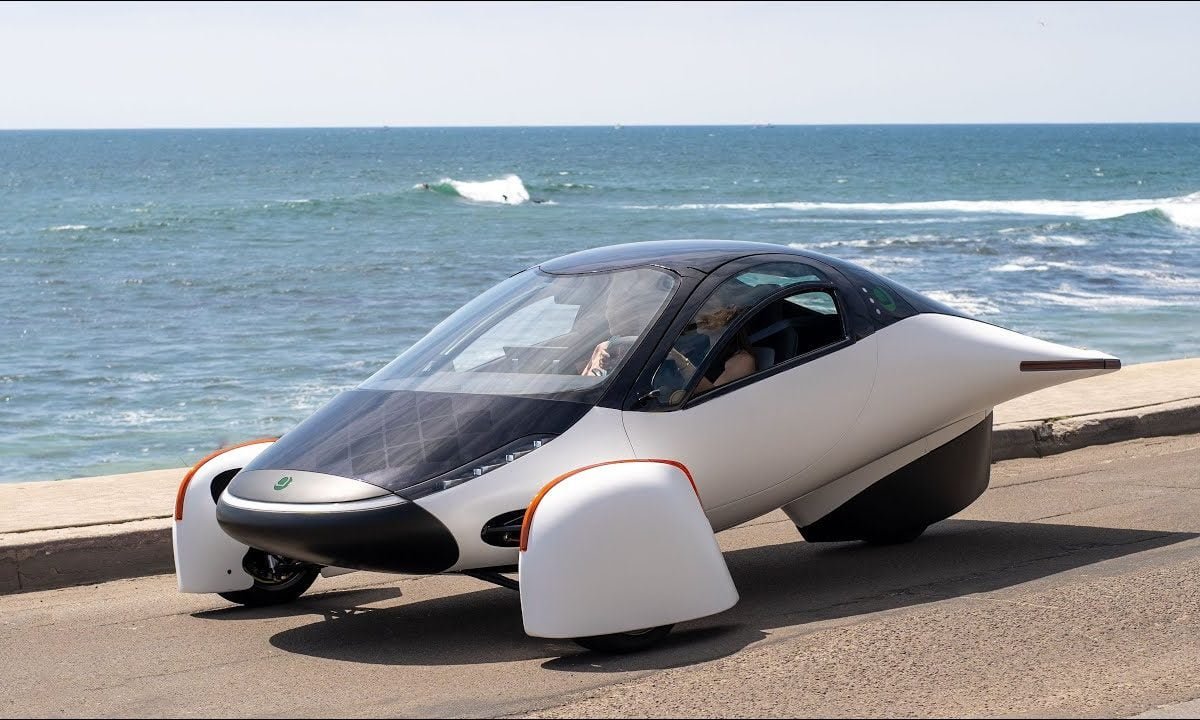 Aptera Sol, l’auto elettrica con pannelli solari con autonomia di 1.600 km 1 Aptera Sol