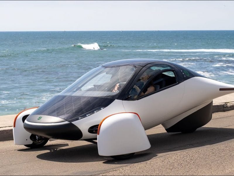 Aptera Sol, l’auto elettrica con pannelli solari con autonomia di 1.600 km 6 Aptera Sol