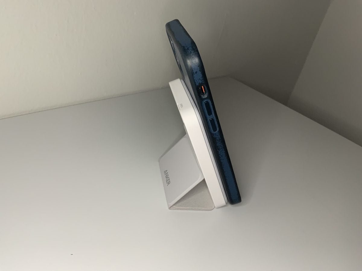 Le mie impressioni sulla batteria PowerCore 5K con Bracket di Anker 1 Anker PowerCore 5K