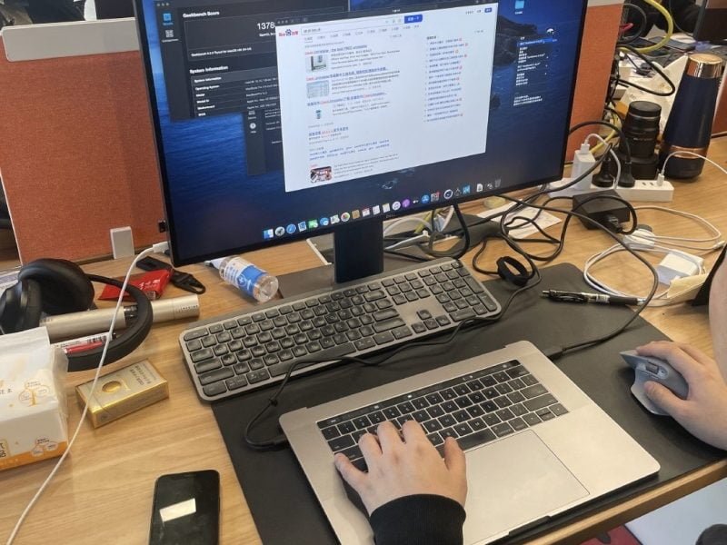 MacBook Pro in Mac mini