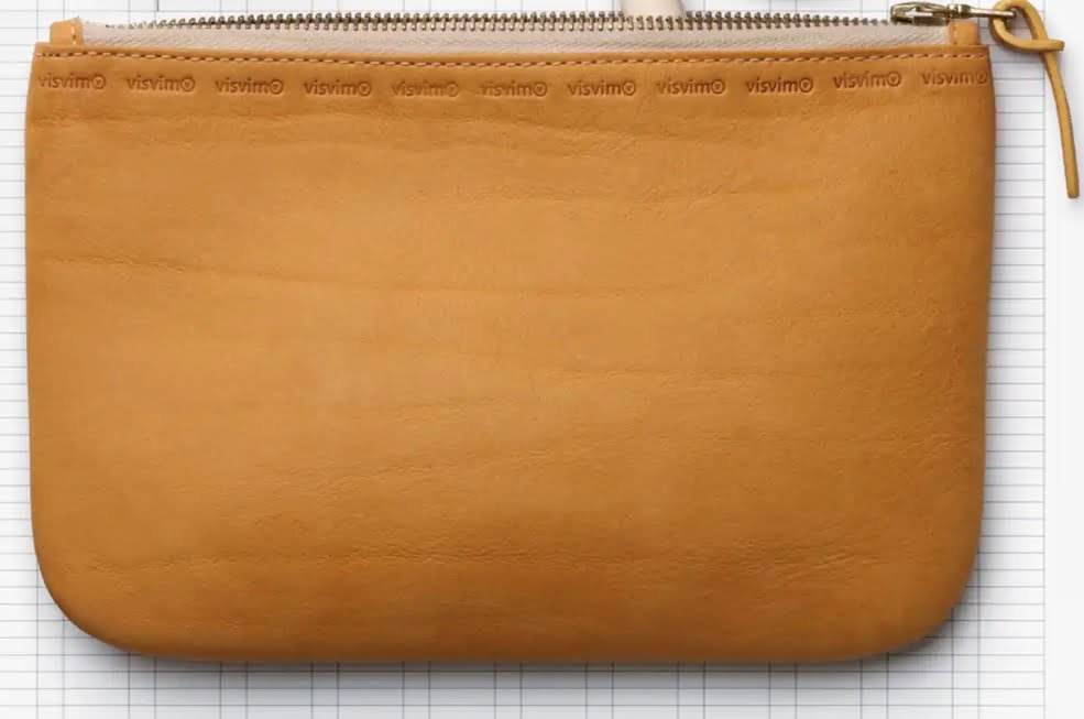 I 12 strumenti che Jonathan Ive ha sul suo banco di lavoro 10 L’astuccio in pelle di VisVim