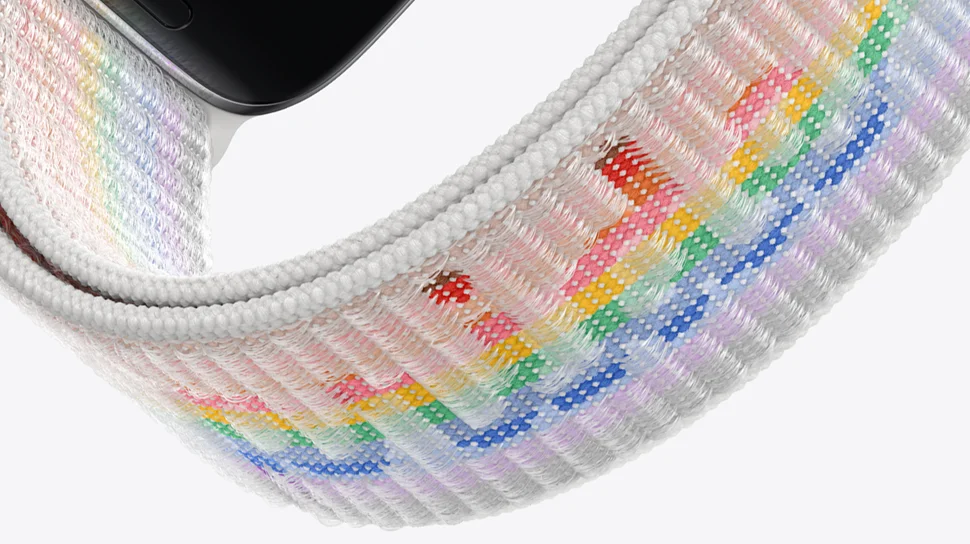 Il cinturino e quadrante Pride 2022 di Apple 2 La parola Pride sul cinturino