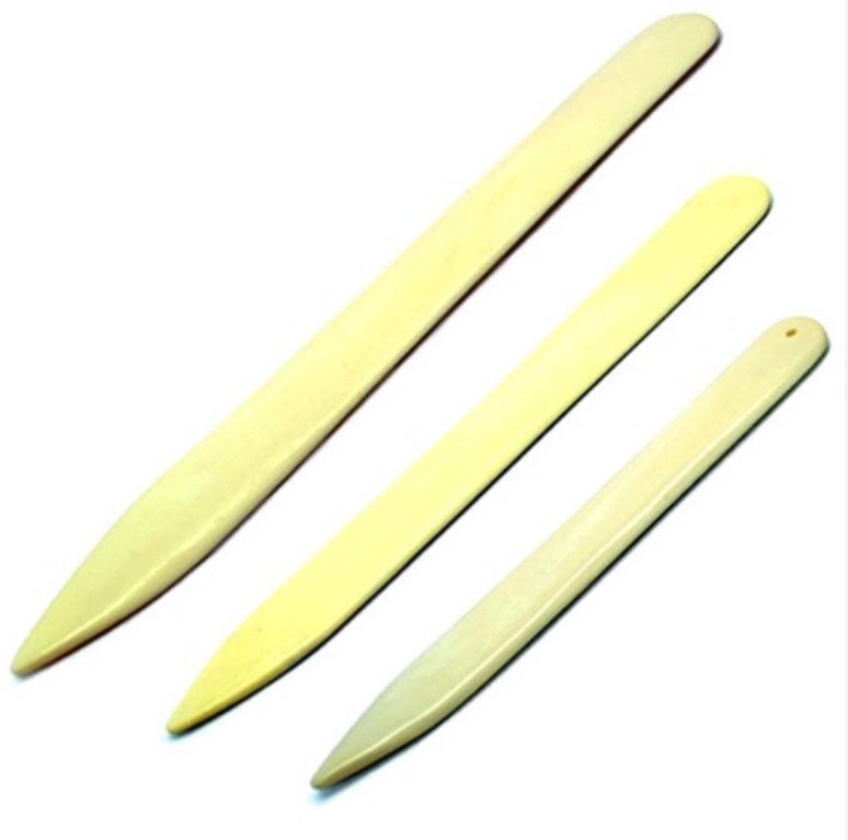 I 12 strumenti che Jonathan Ive ha sul suo banco di lavoro 5 Straight Bone Folder