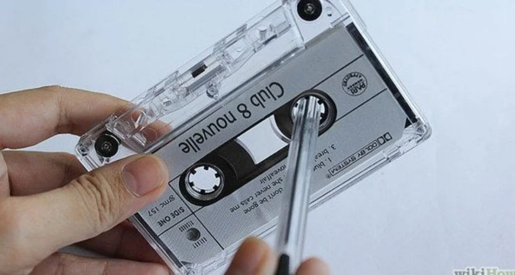Cari figli miei, la musica andava cercata 5 Come mettere a posto un nastro magnetico nella sua cassetta