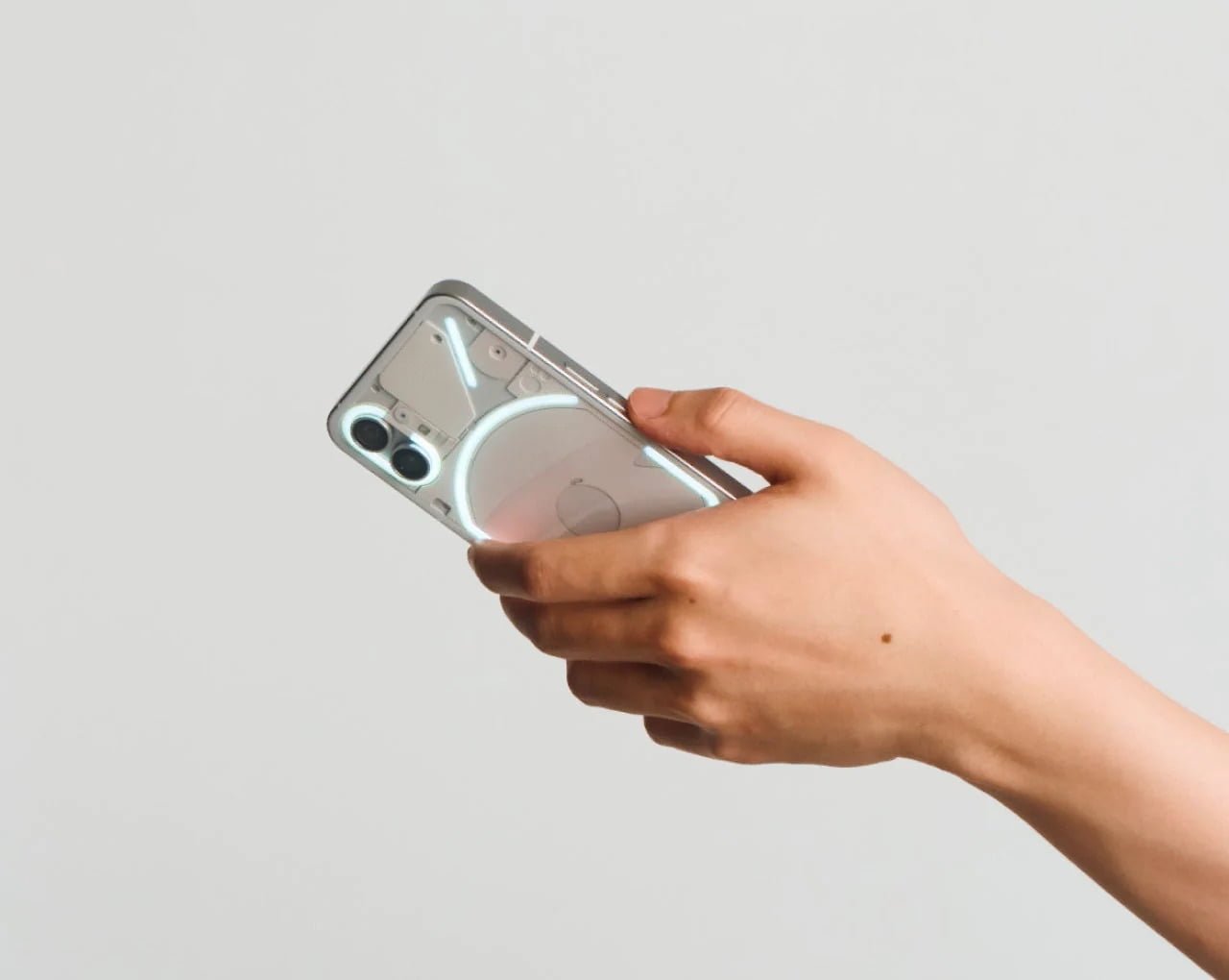 Rivelato il Nothing Phone 1, l’Android diverso dagli altri 2 Il Nothing Phone 1