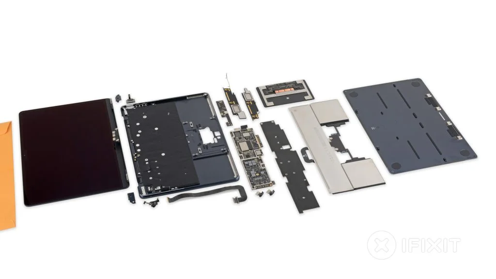 iFixIt smonta il nuovo MacBook Air 1 iFixIt