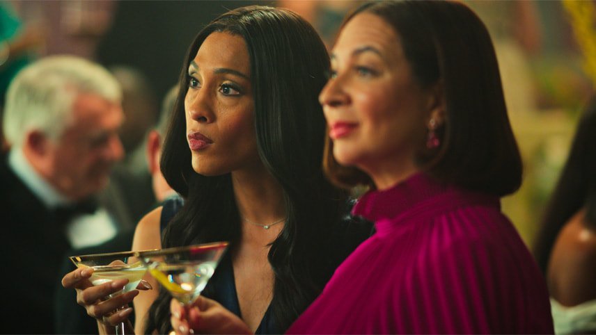Michaela Jaé Rodriguez e Maya Rudolph in “Loot”