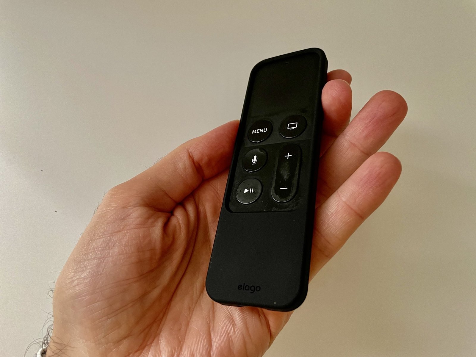 5 gadget cool di Elago che chi usa prodotti Apple dovrebbe avere 6 La custodia di Elago per Siri Remote