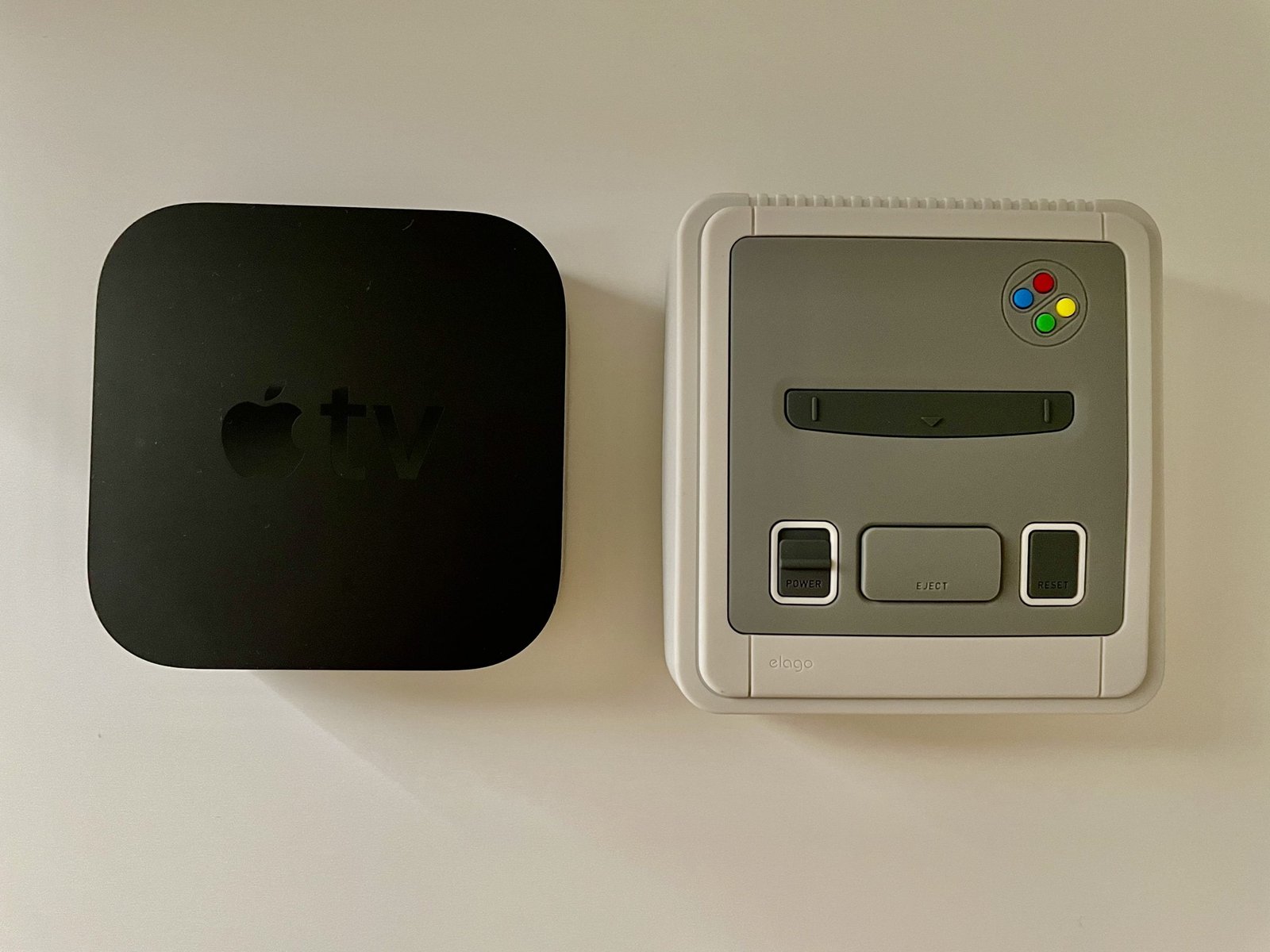 5 gadget cool di Elago che chi usa prodotti Apple dovrebbe avere 7 La custodia per AppleTV a forma di Nintendo