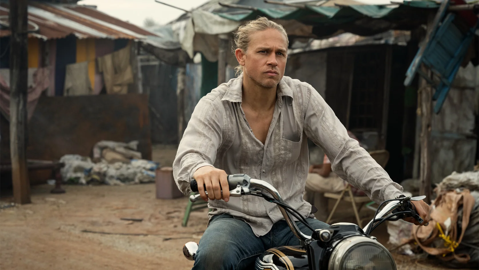 Charlie Hunnam in “Shantaram”