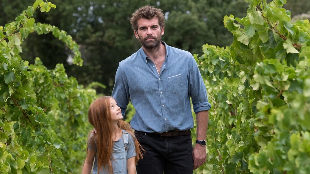 Manon Maindivide e Stanley Weber in “Nettare degli dei”
