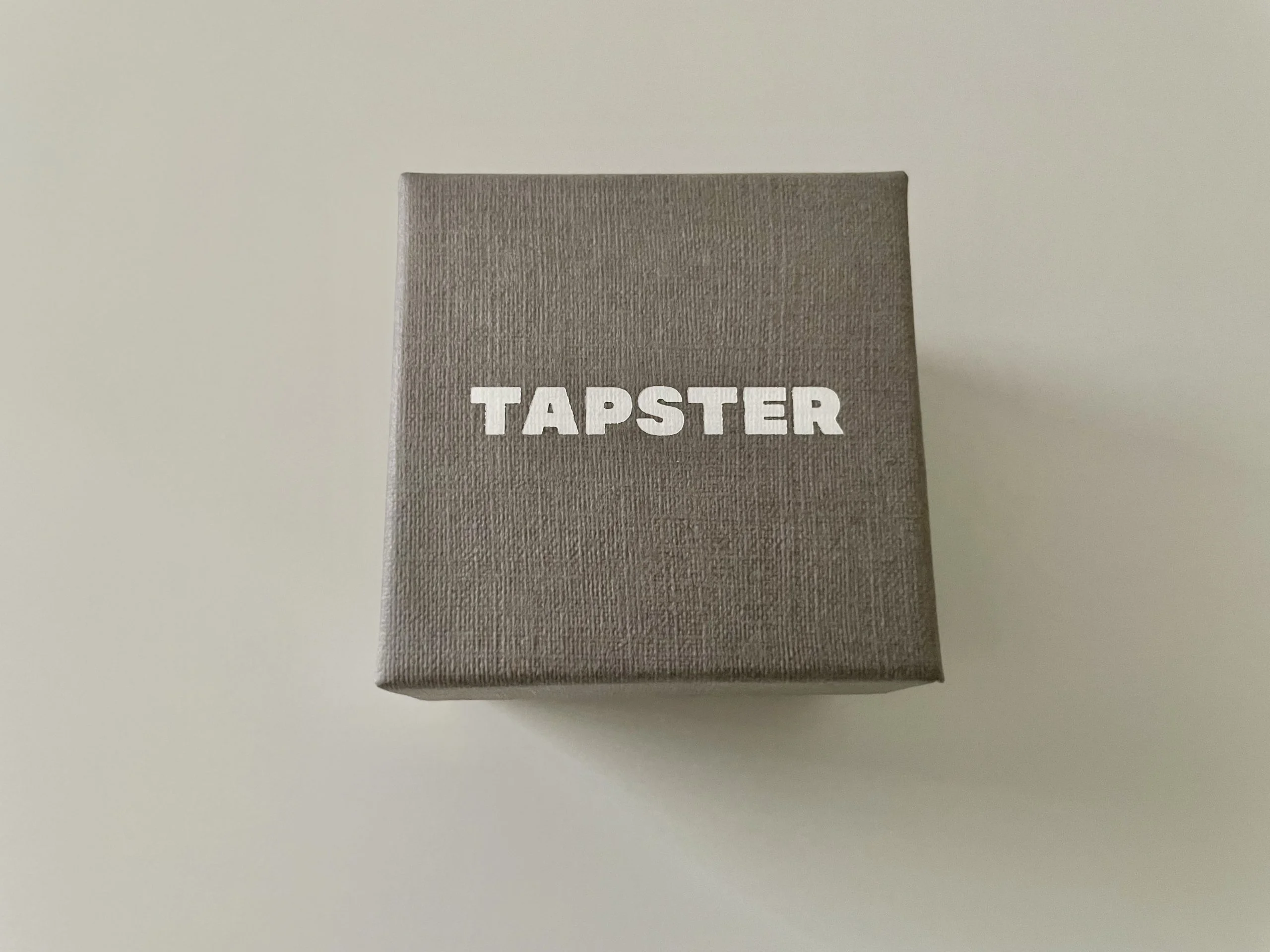 Recensione dell’anello di Tapster per pagare con l’imposizione delle mani 4 La confezione dell’anello Tapster