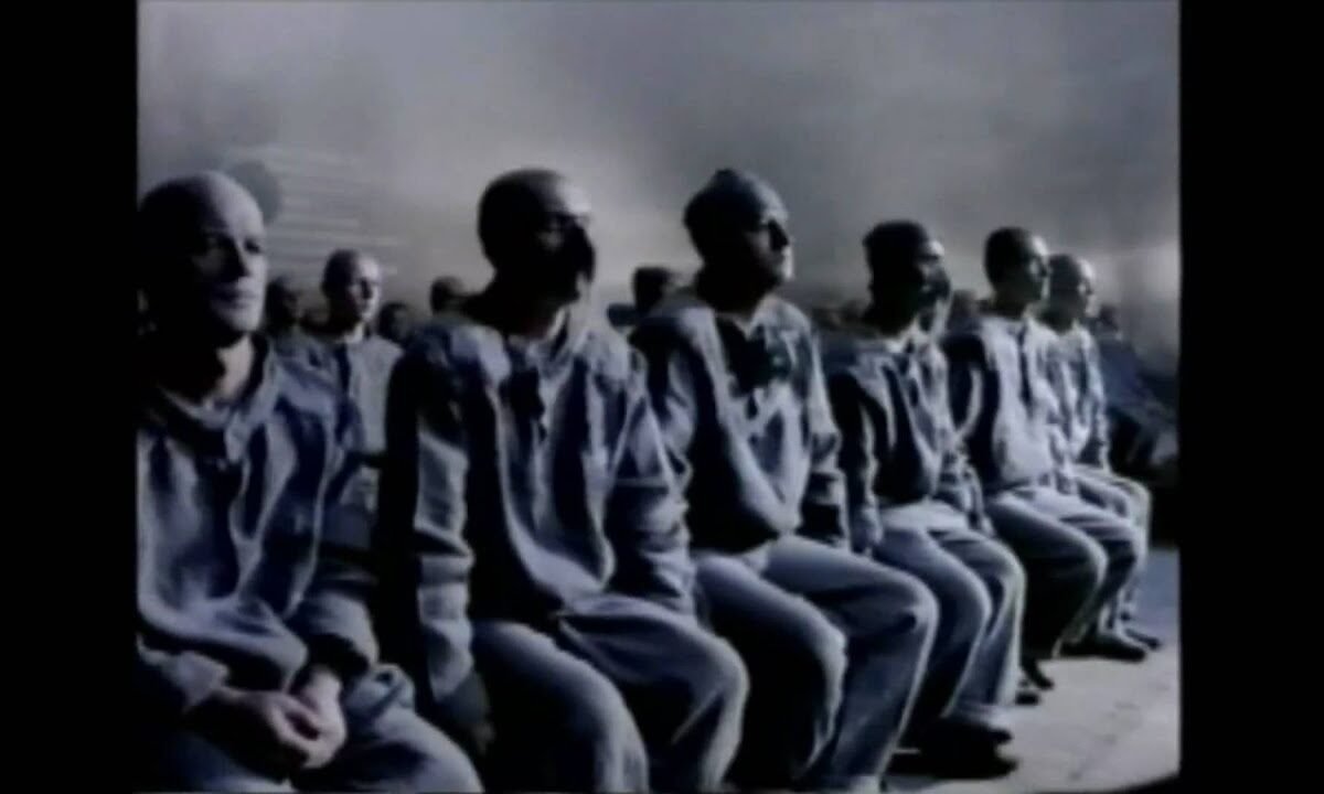 Apple 1984 Super Bowl Commercial Introducing Macintosh Computer