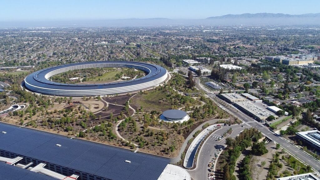Apple Computer batte Apple Corp. 1 apple park mid april 2018 a very