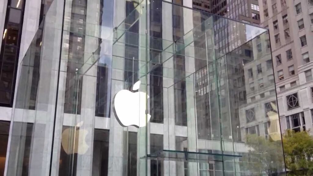Perchè la tua società dovrebbe creare un'applicazione per iPhone (aggiornato) 1 Opening Apple store 5th Avenue New York