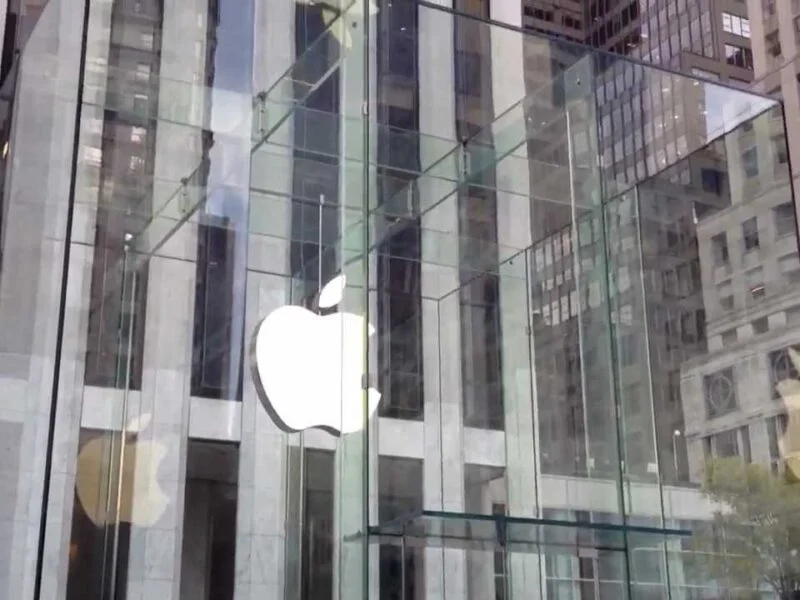 Opening Apple store 5th Avenue New York