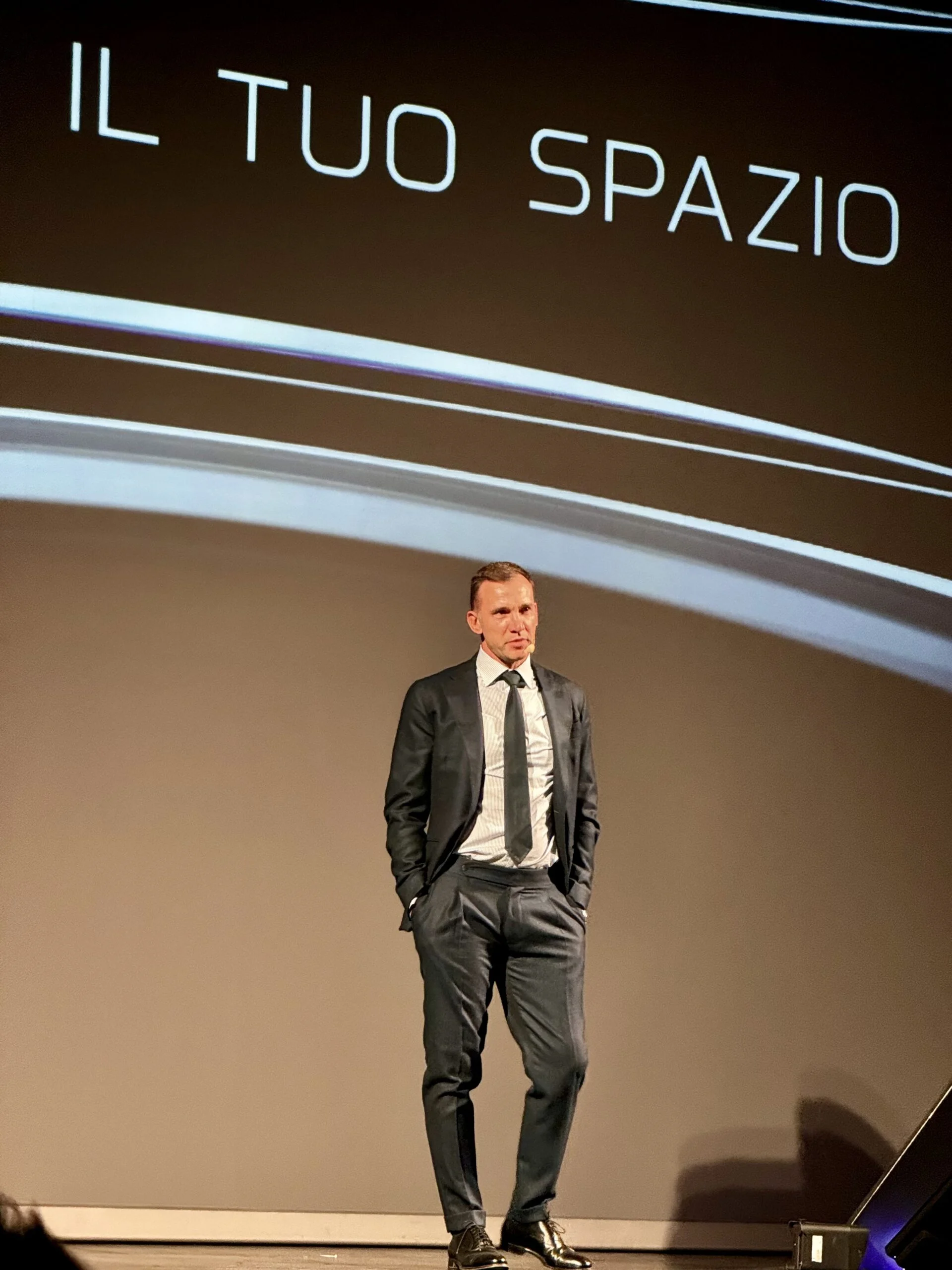 Ajax Systems apre alle videocamere di sorveglianza 2 Andrij Shevchenko ha aperto l’evento Ajax Systems in Italia