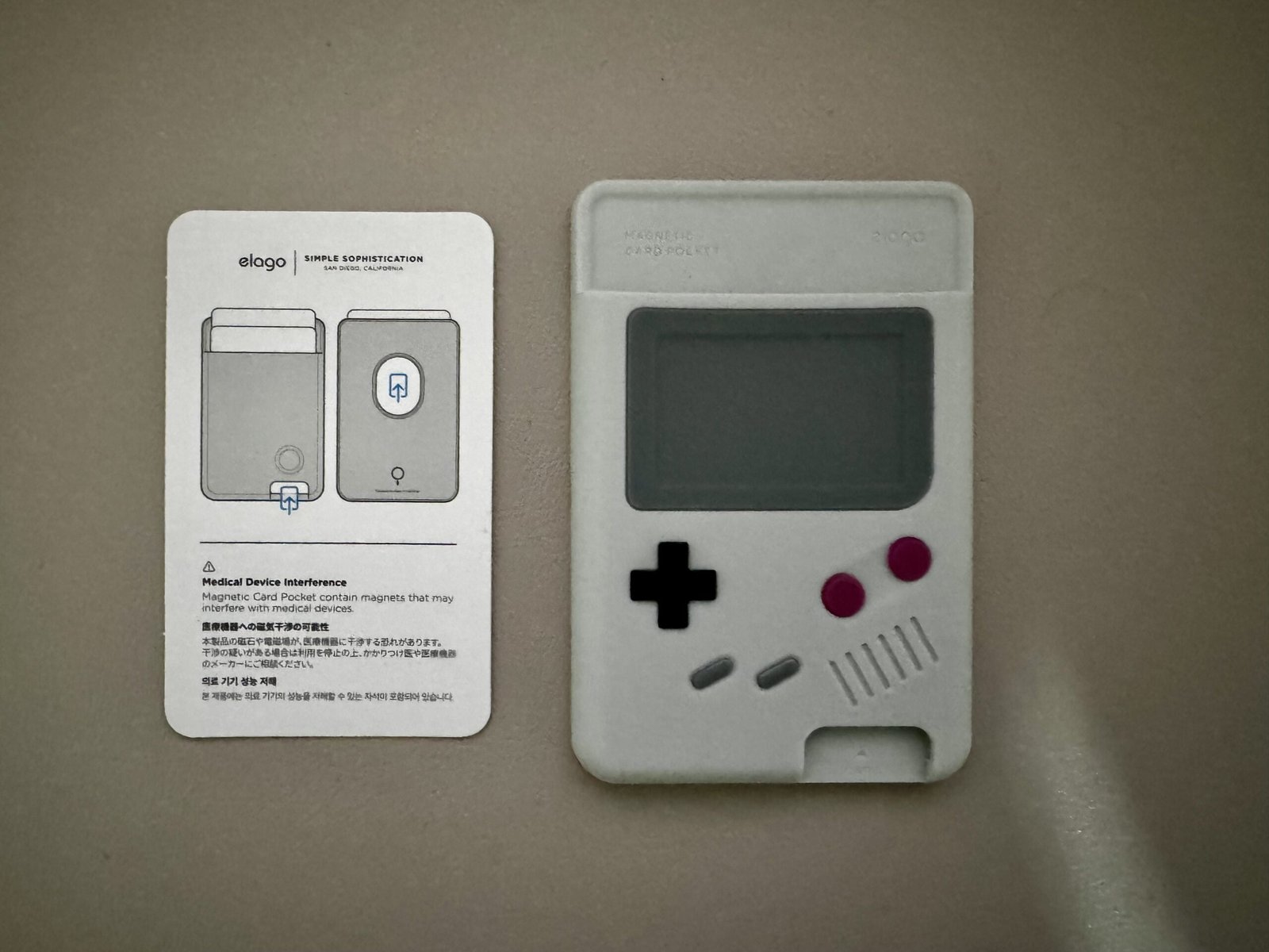 Elago AW5 MagSafe Card Wallet: Un Portafoglio a Forma di Game Boy 1 L’Elago AW5 MagSafe Card Wallet è un wallet MagSafe con la forma di un Game Boy