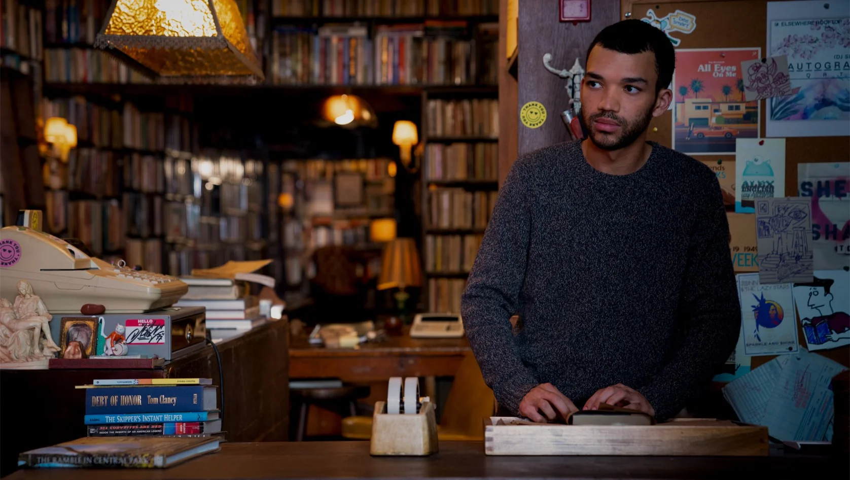 La mia recensione di Sharper su Apple TV+ 3 Justice Smith è Tom