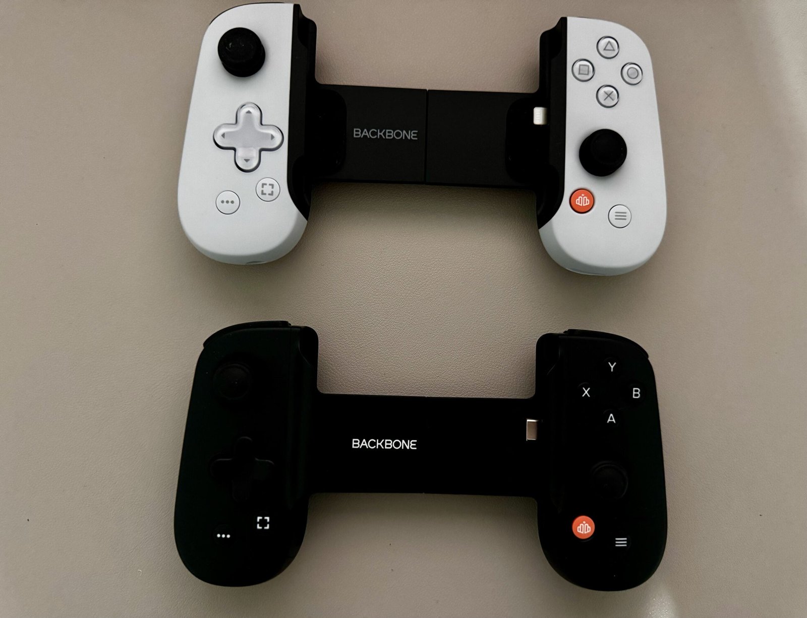Backbone One: Trasforma l'iPhone 15 in una Console - Recensione Completa 3 Sopra l’edizione Playstation e sotto l’edizione classica