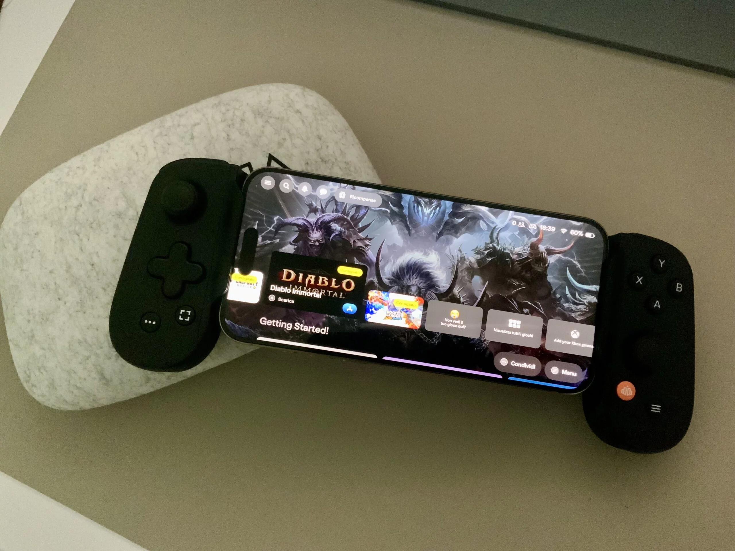 Backbone One: Trasforma l'iPhone 15 in una Console - Recensione Completa 1 La Backbone One con l’iPhone 15 Pro Max