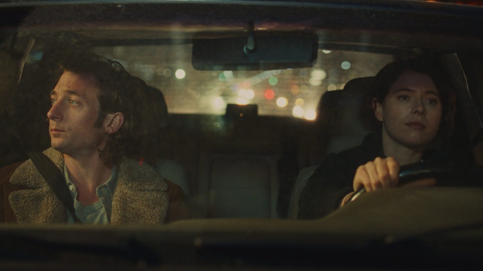Recensione del film Fingernails su Apple TV+ 2 Jeremy Allen White e Jessie Buckley