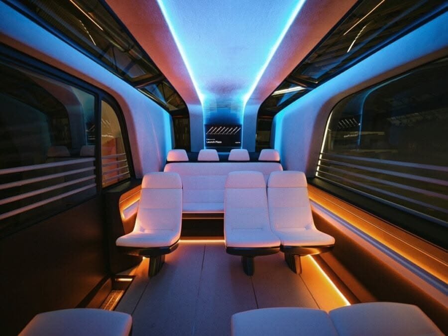 Tesla Cybercab e Robovan: i tassisti iniziano a tremare 4 Interno Robovan