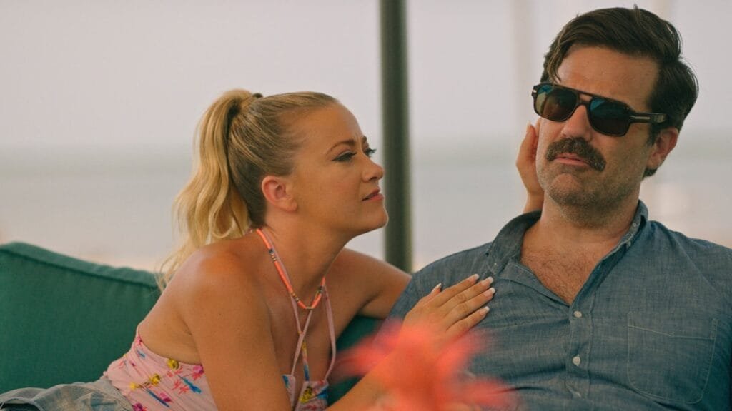 Bad Monkey su Apple TV+: La Recensione della Serie 2 Meredith Hagner e Rob Delaney