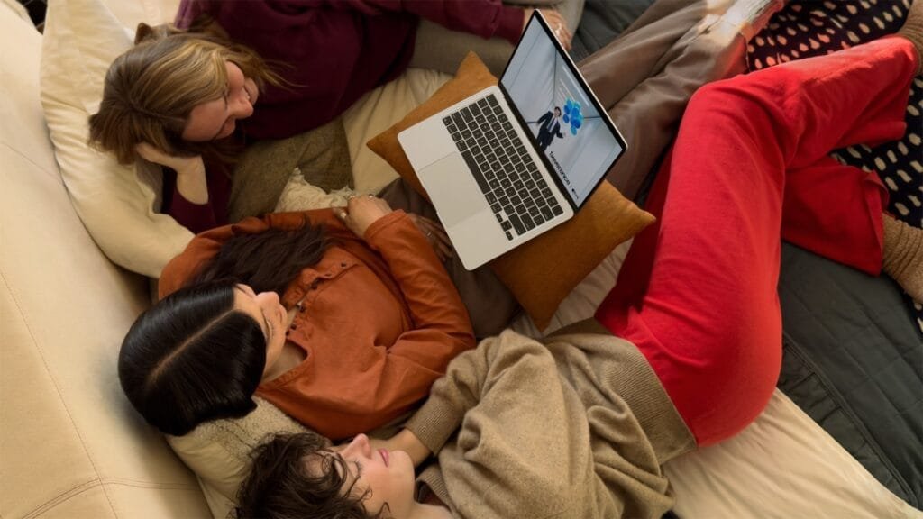 MacBook Air M4 2025: l'ultraleggero Apple si evolve con potenza silenziosa 2 MacBook Air 2025 2