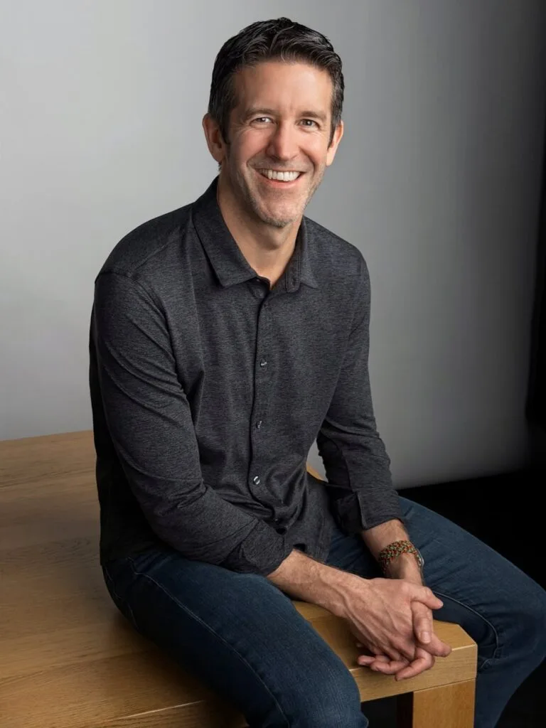 John Ternus diventa CEO di Apple: inizia l'era dell'ingegneria 2 John Ternus 1