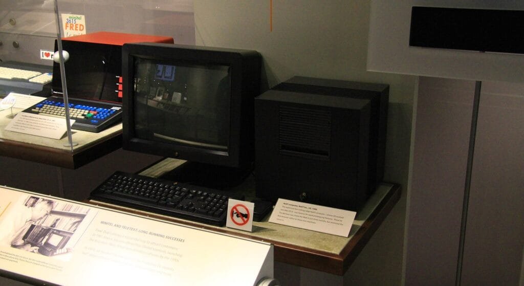 La NeXT mafia: che fine hanno fatto i veterani di Steve Jobs 3 Il NeXTcube esposto al Computer History Museum