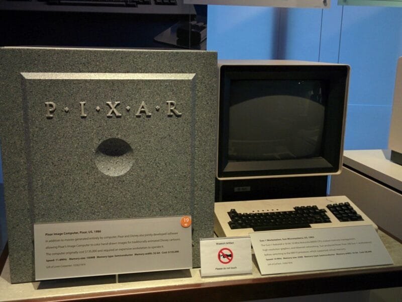 I clienti segreti di Steve Jobs: CIA e NSA compravano NeXT e Pixar