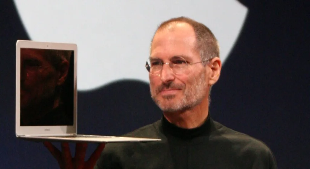 Steve Jobs non era un buon capo: sapeva cosa contava 1 Steve Jobs durante una presentazione Apple