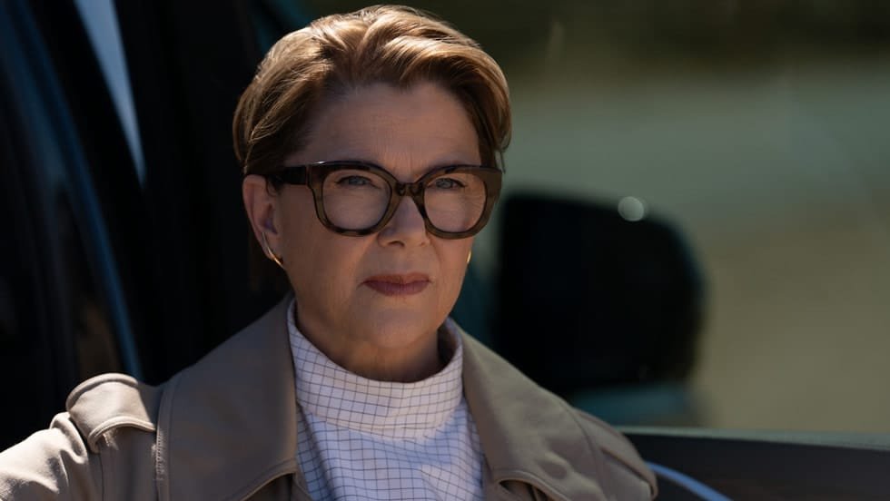 Annette Bening è Priscilla nella serie Lucky