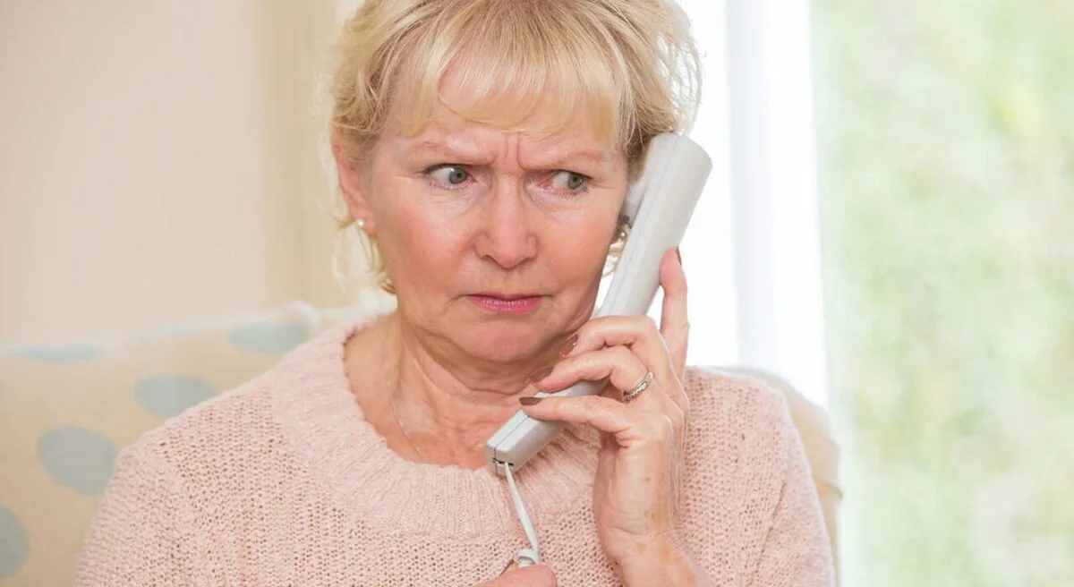 Truffe con la voce clonata al telefono: come riconoscerle ed evitarle