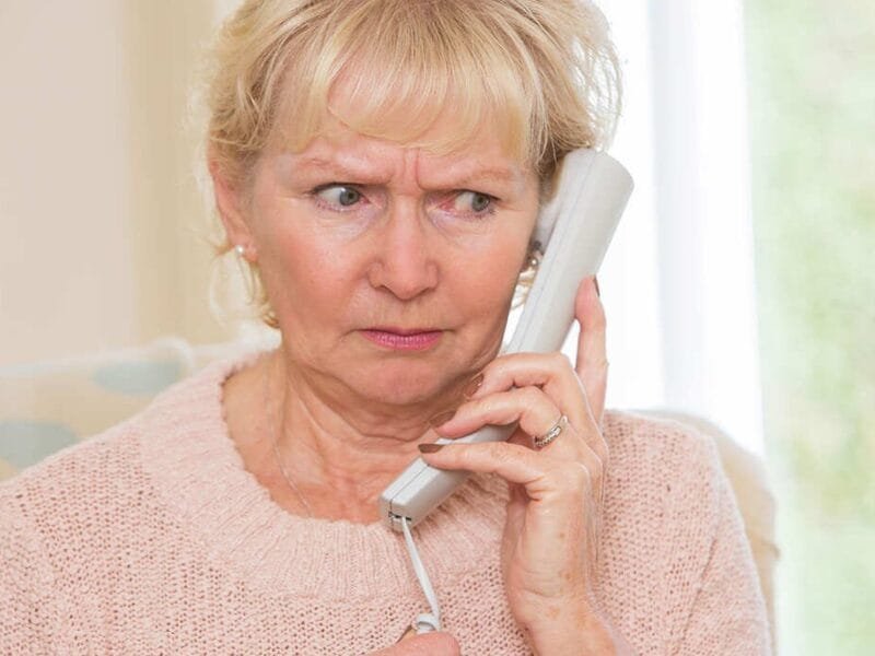 Truffe con la voce clonata al telefono: come riconoscerle ed evitarle